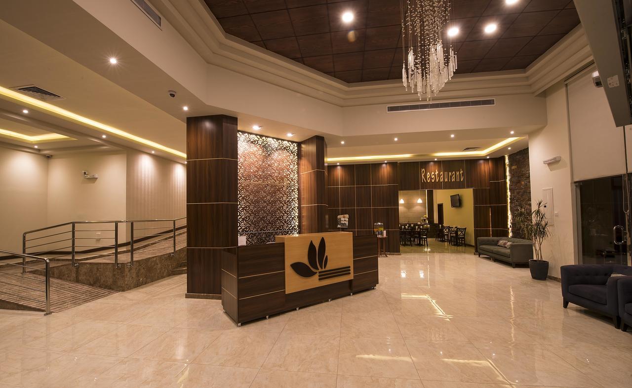Lily Mubarraz Aparthotel